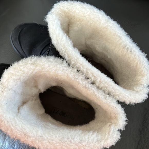 Po-Zu Black Lace-up Winter Boots - Picture 9 of 12